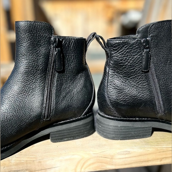 Cole Haan, River Chelsea Waterproof Leather
Bootie/Side Zip size 71/2B Black - Picture 5 of 11